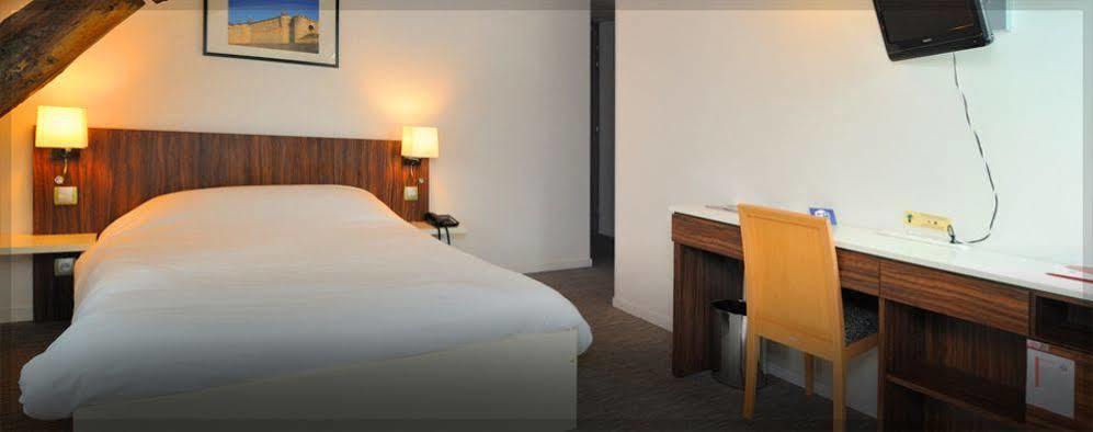 ดิ ออริจินัล ซิตี้ โฮเทล เลอ เกอร์ ดอร์ เซอด็อง ตะวันออก Hotel Douzy ภายนอก รูปภาพ